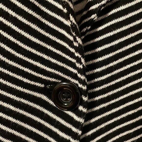 Chico’s black and white stripe soft knit one button jacket w lapels size Medium - Picture 3 of 9